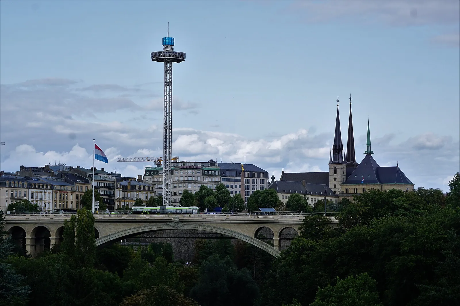 Reisebus mieten in Luxemburg-Stadt