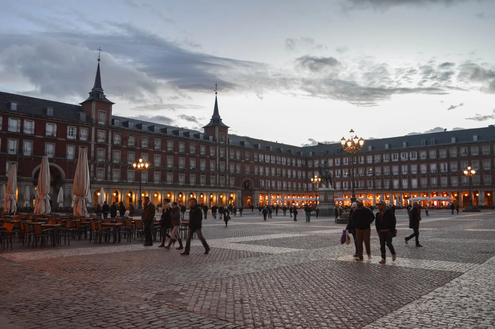 De Valencia a Madrid en autocar privado