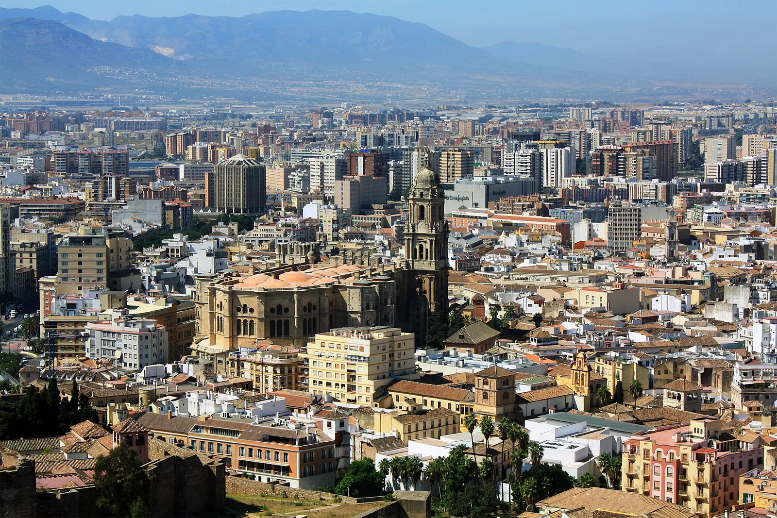 Von Flughafen Málaga nach Málaga im privaten Reisebus