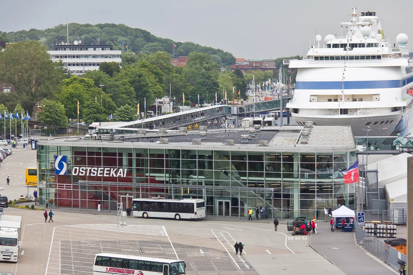 Hamburg Airport to Kiel Cruise Port by private coach