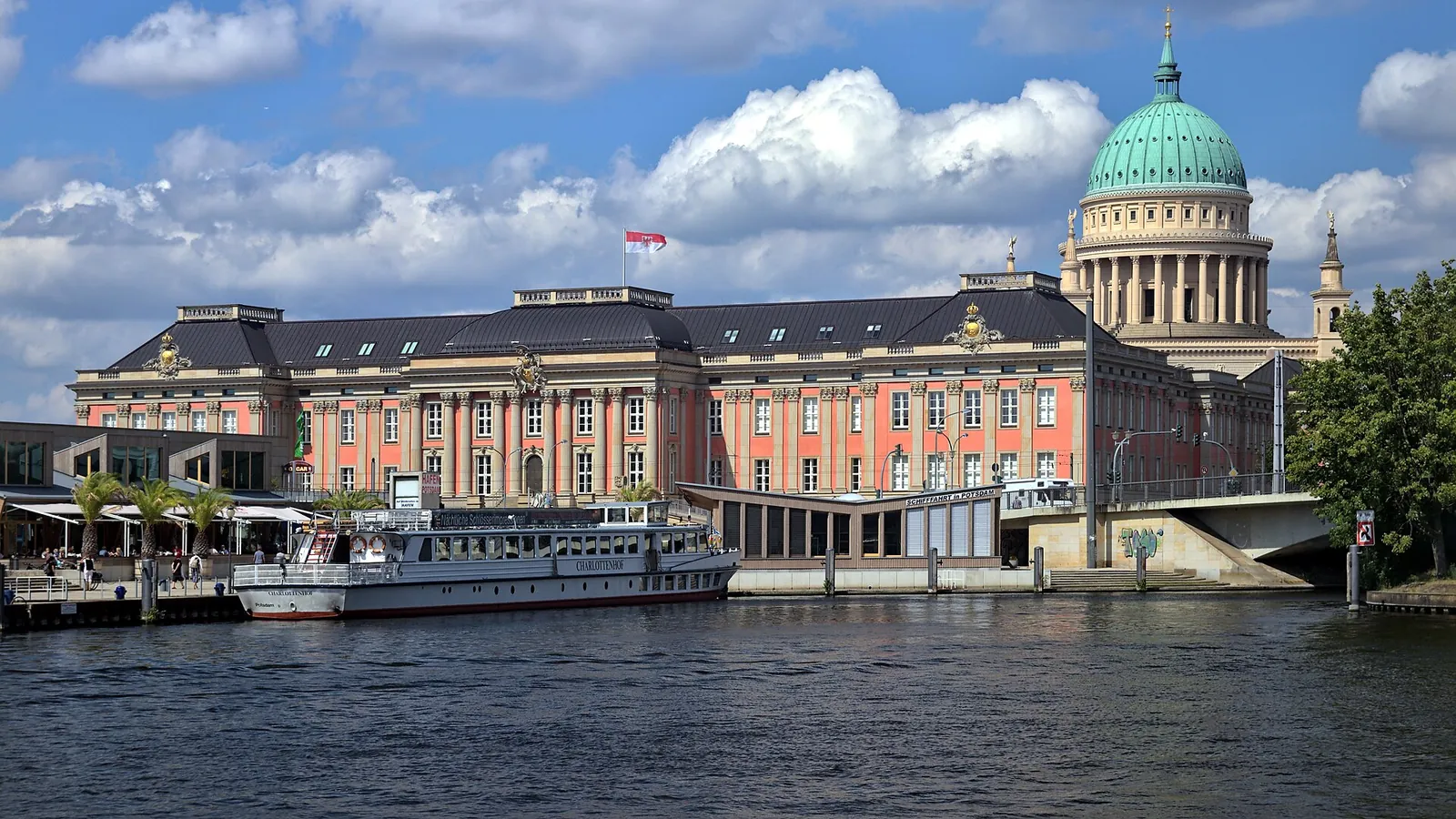 Per privé-touringcar van Berlijn naar Potsdam