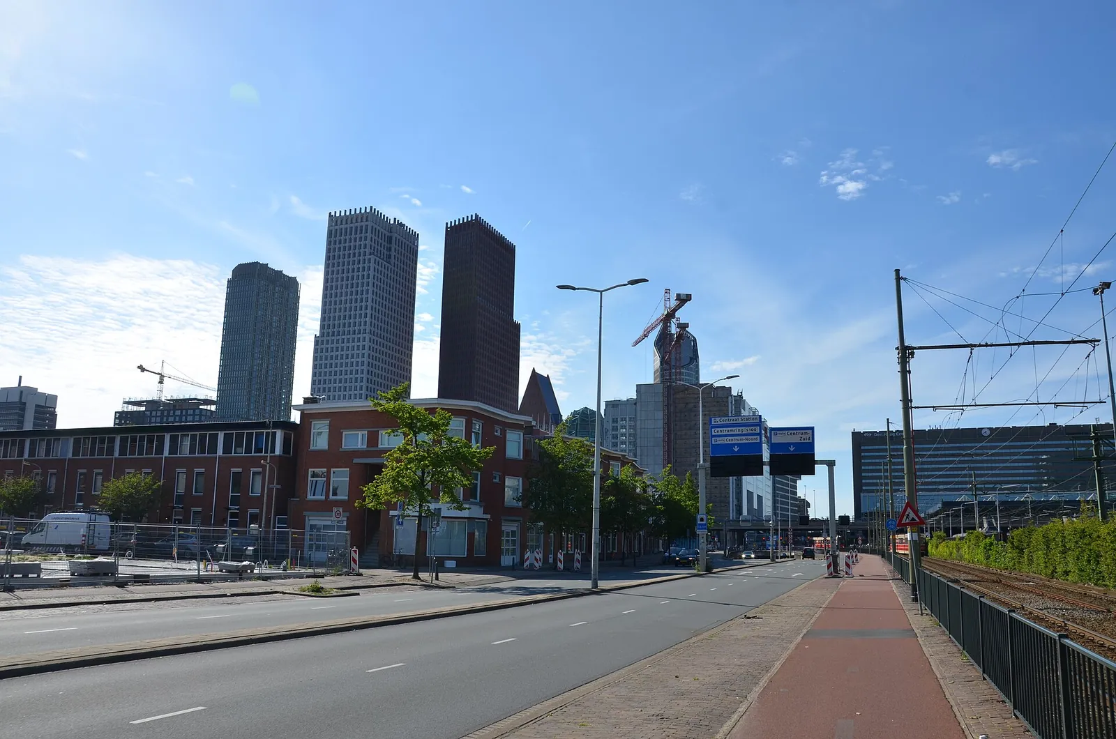 Von Amsterdam nach Den Haag im privaten Reisebus