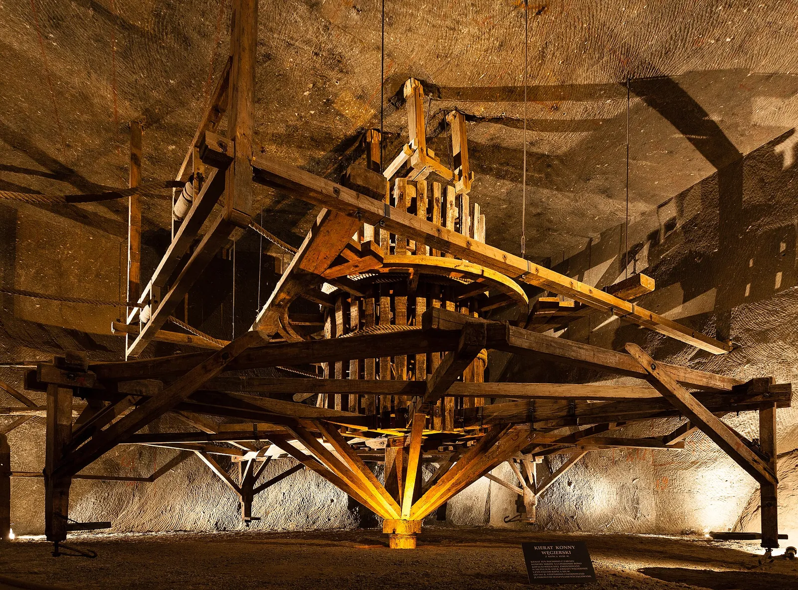 Von Krakau nach Salzbergwerk Wieliczka im privaten Reisebus